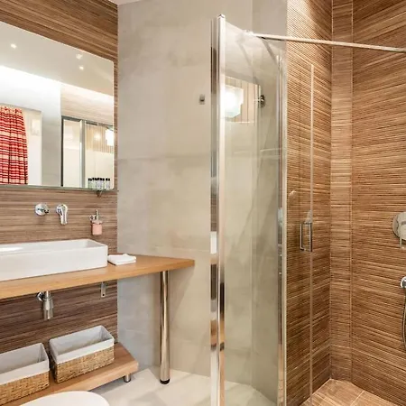 Bauhaus Luxury Suites 201 8' To Panepistimio Metro Athens